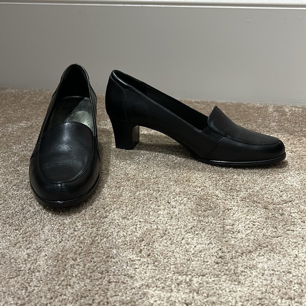 St John’s Bay Black Women's Slip on Heels Size 7.5